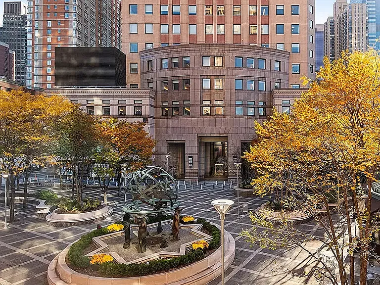 350 W 50th St #3EE — Photo 9