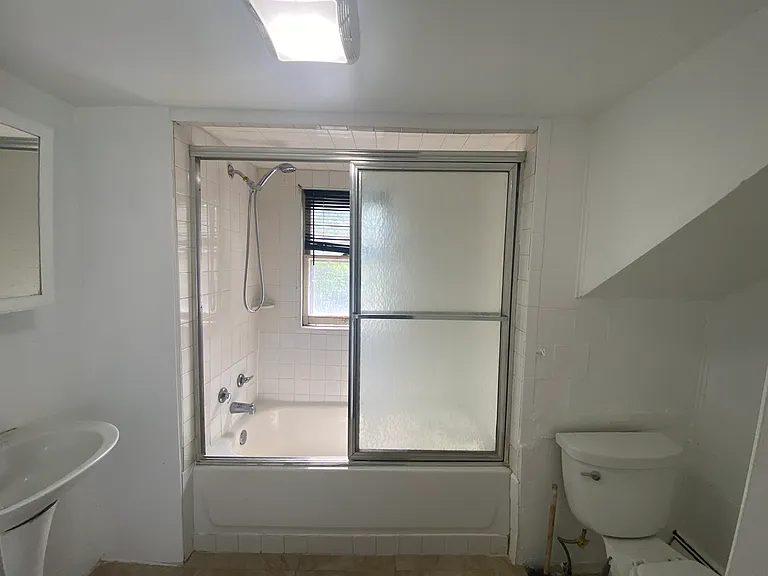 61 Highland St — Photo 7