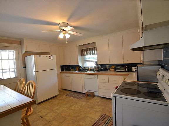 5th image of 42 Alexander McGregor Rd