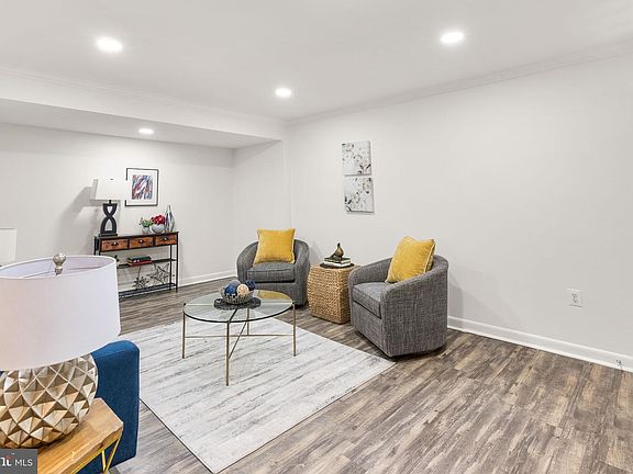 5th image of 199 Talbott St #199