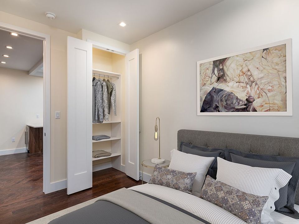 1st image of 941 Washington Ave #407