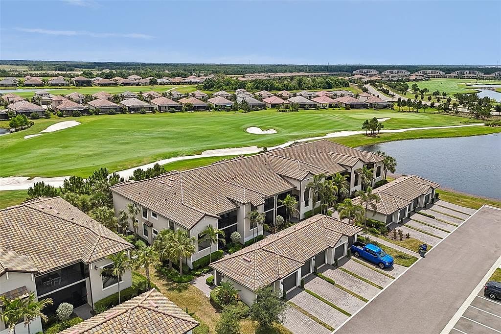 5721 Palmer Cir #101