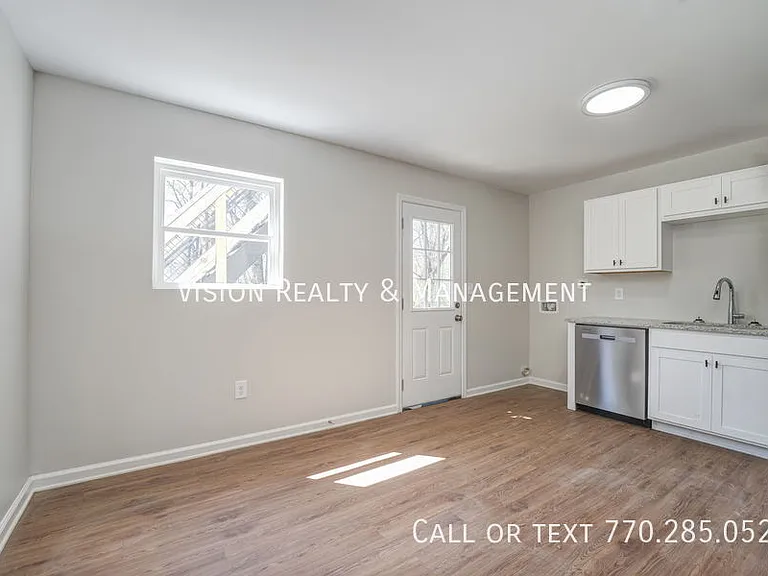 102 Sewell Rd #5 — Photo 7