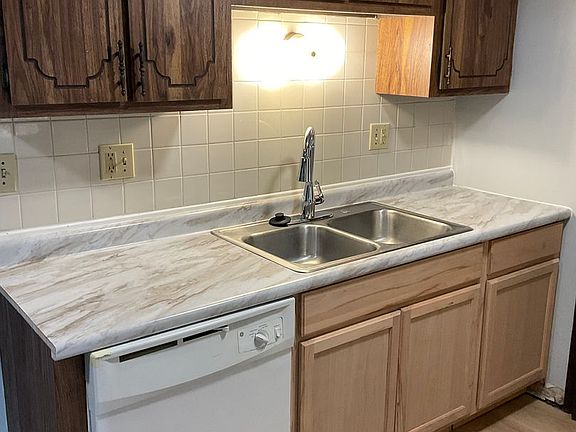 5th image of 5904 Gateway Industrial Dr APT 2