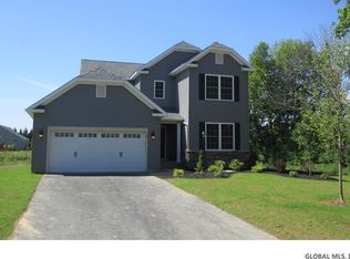 21 Linden Park Dr, Clifton Park, NY 12065
