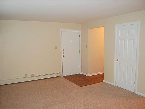 5th image of 227 Marengo Ave APT 2
