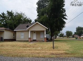 311 W Ruby Ave, Iowa Park, TX 76367