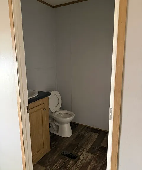 503 King Richard Dr — Photo 5