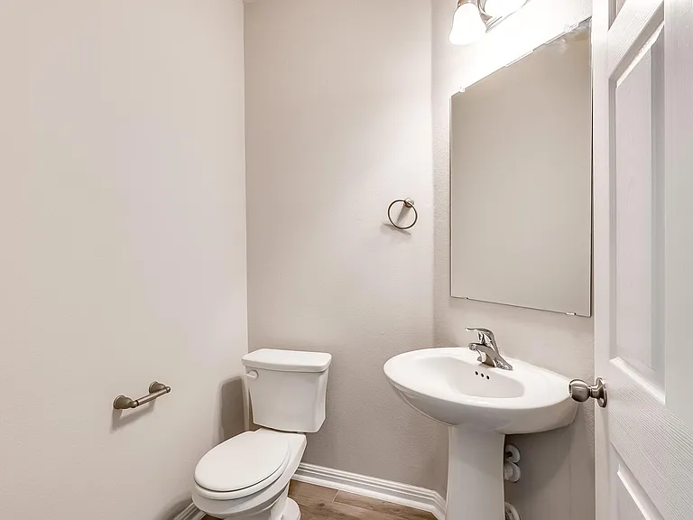 821 Falkland Trce — Photo 12