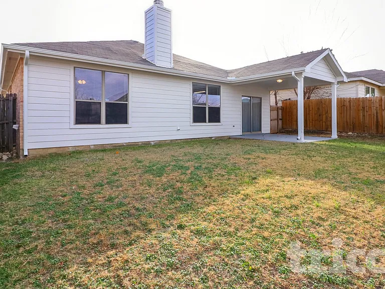 716 Kentucky Derby Ln — Photo 7