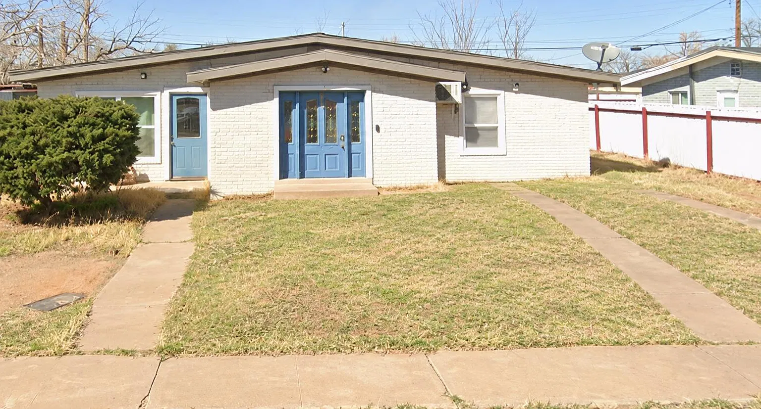 1109 Maple Ave - B — Photo 1