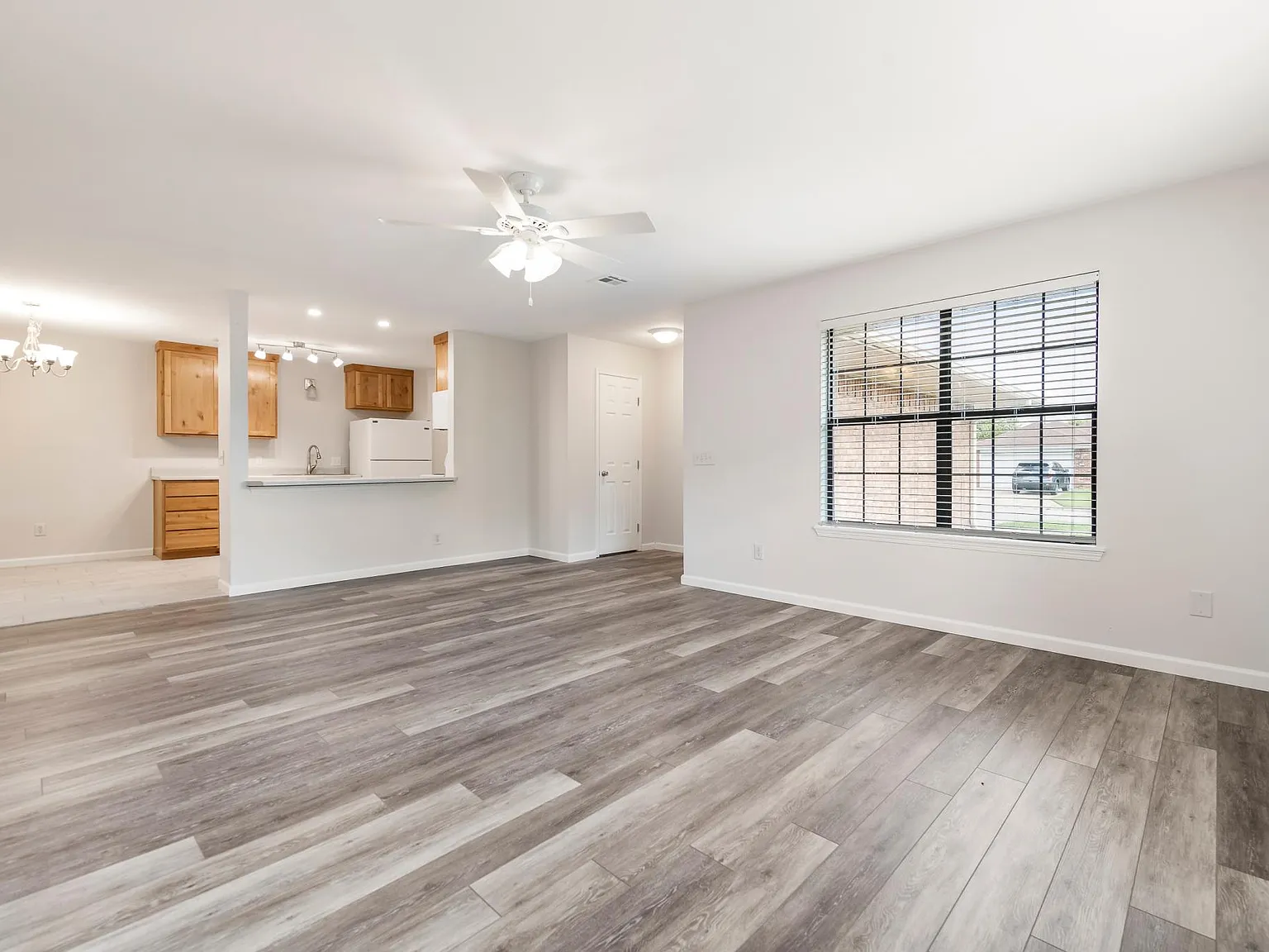 3 bed, 1500 sqft, $1,575 — Photo 2