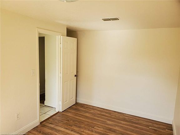 5th image of 601 Spruce Ave