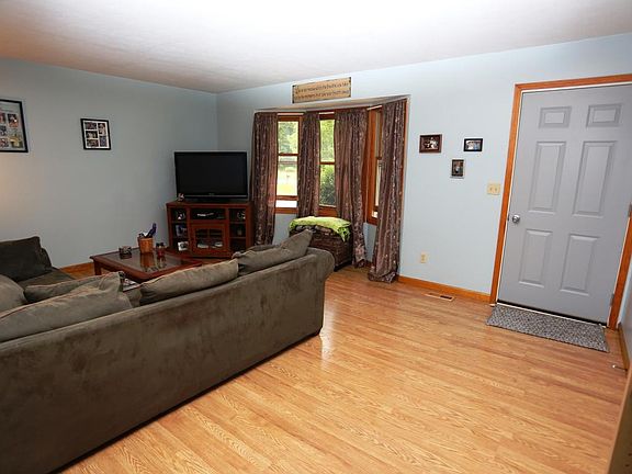 4th image of 23373 French Ave
