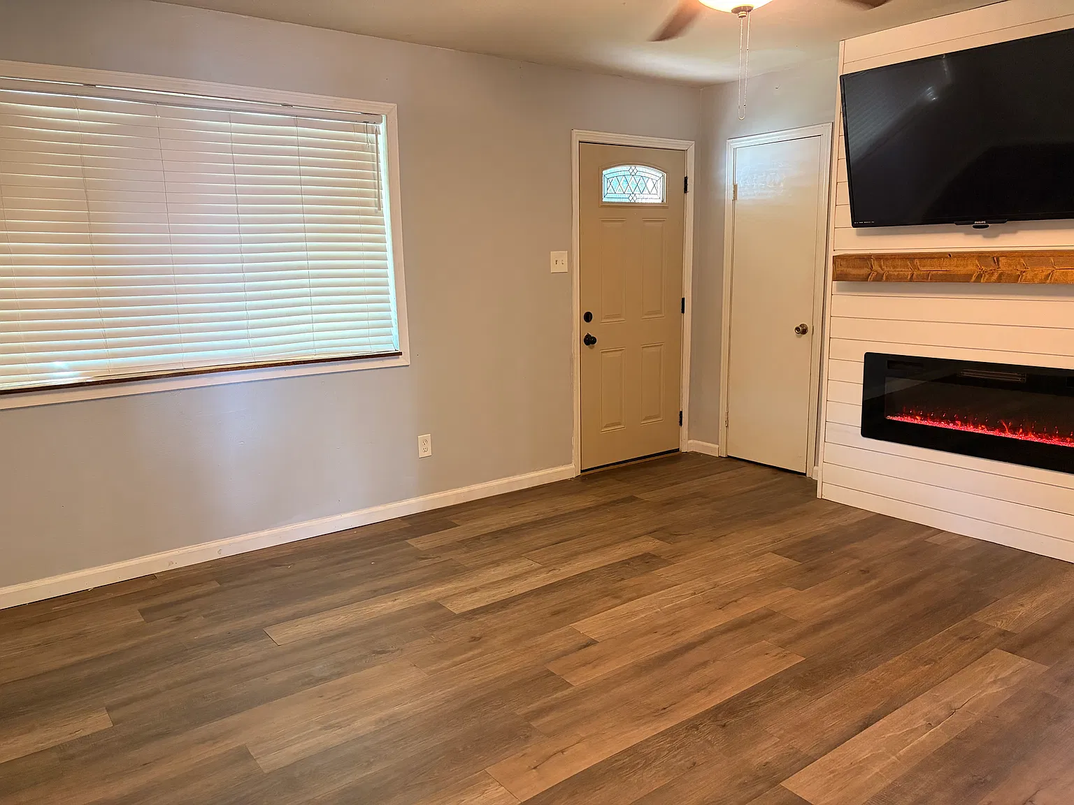 3 bed, 1.5 bath, 1176 sqft, $1,500 — Photo 3