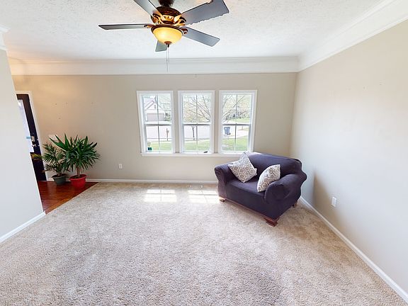 3rd image of 4811 Ashbrook Dr