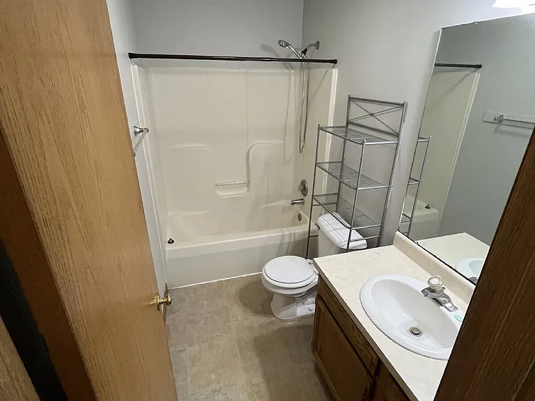 226 Elizabeth Dr — Photo 7