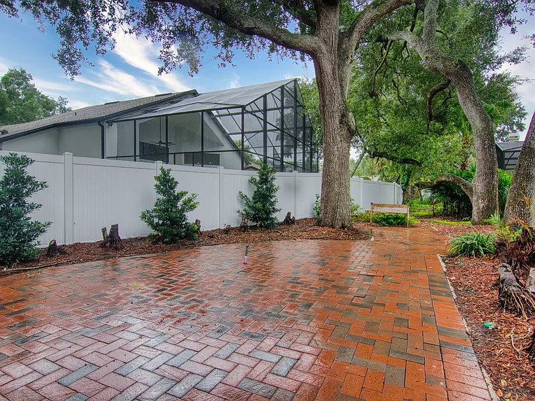 7725 Apple Tree Cir — Photo 30