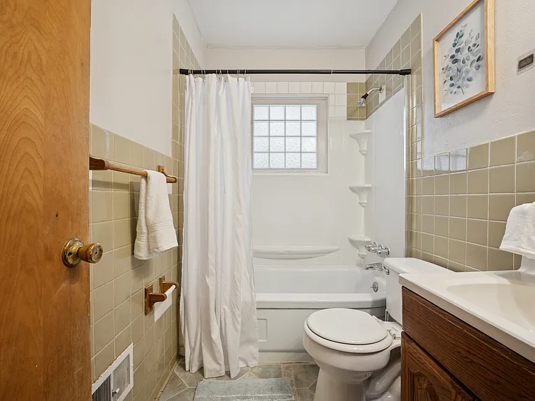 4438 Packard Rd — Photo 20