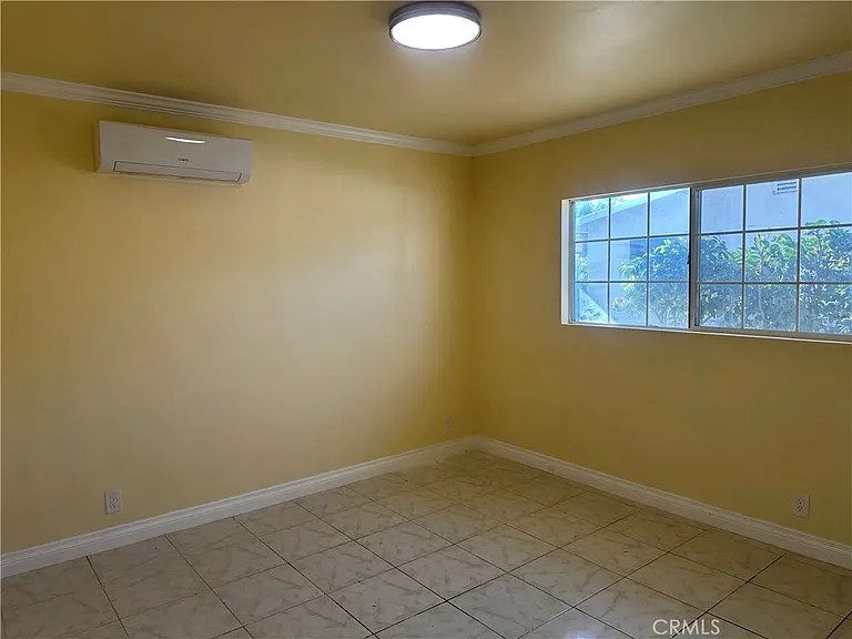 10534 Daines Dr — Photo 2