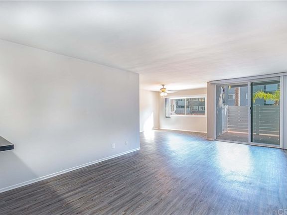 5th image of 4915 Tyrone Ave APT 122