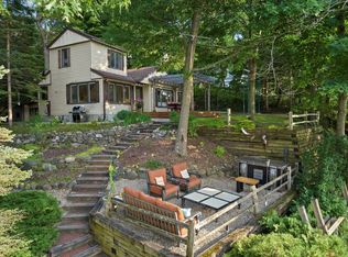 W329N6495 Forest Dr, HARTLAND, WI 53029