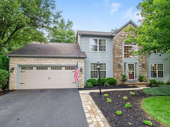 3rd image of 2116 Castlebrook Dr
