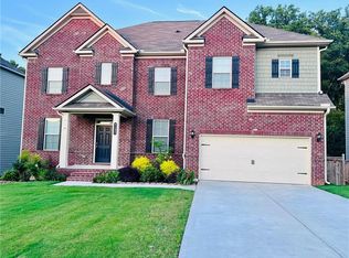 5625 Mirror Lake Dr, Cumming, GA 30028
