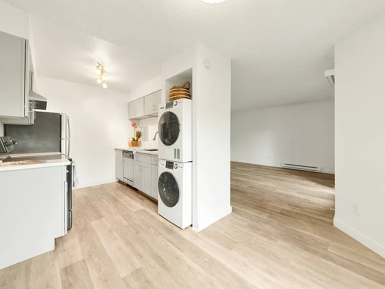 One Bedroom x One Bath - Dining Room