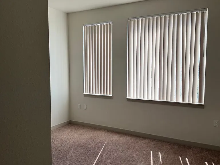 1305 N Peoria St — Photo 53
