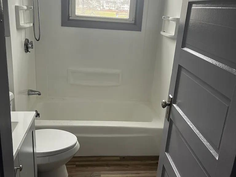 134-136 N Hull St #2 — Photo 9