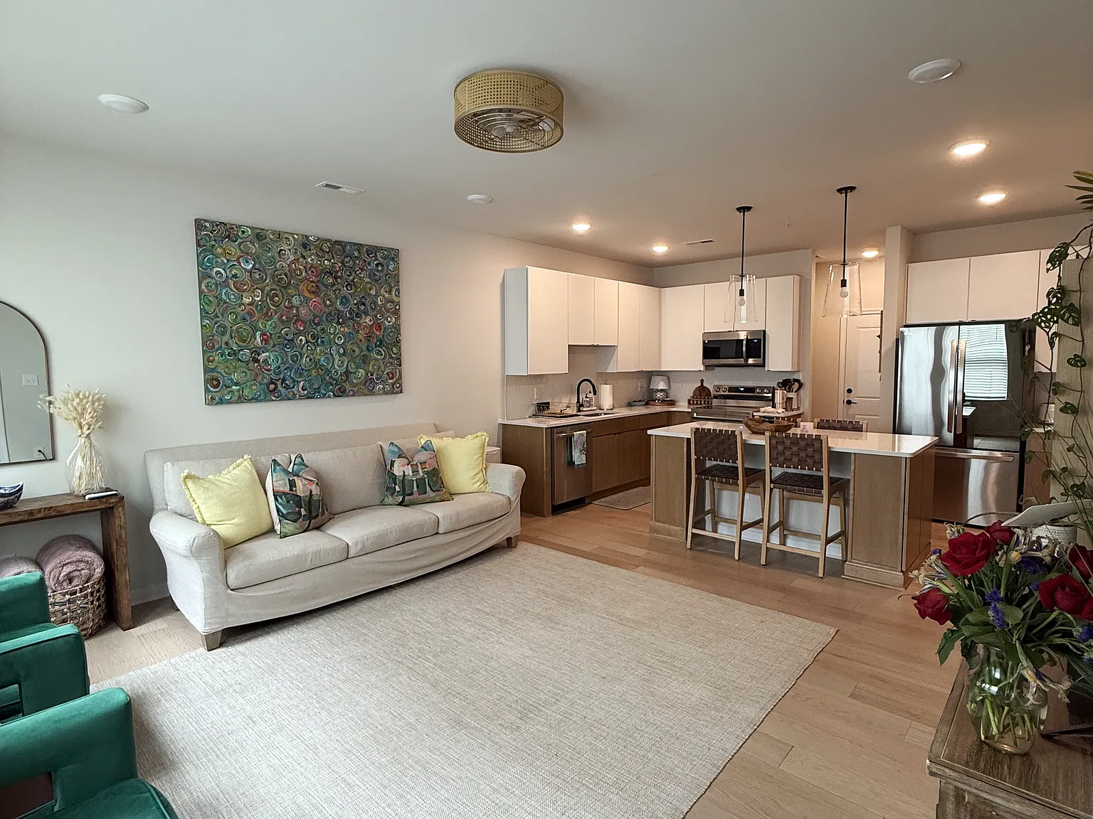 3 bed, 2.5 bath, 1517 sqft, $3,500 — Photo 4
