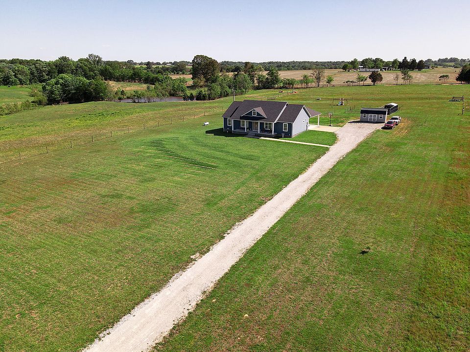 1st image of 207 Collins Rd