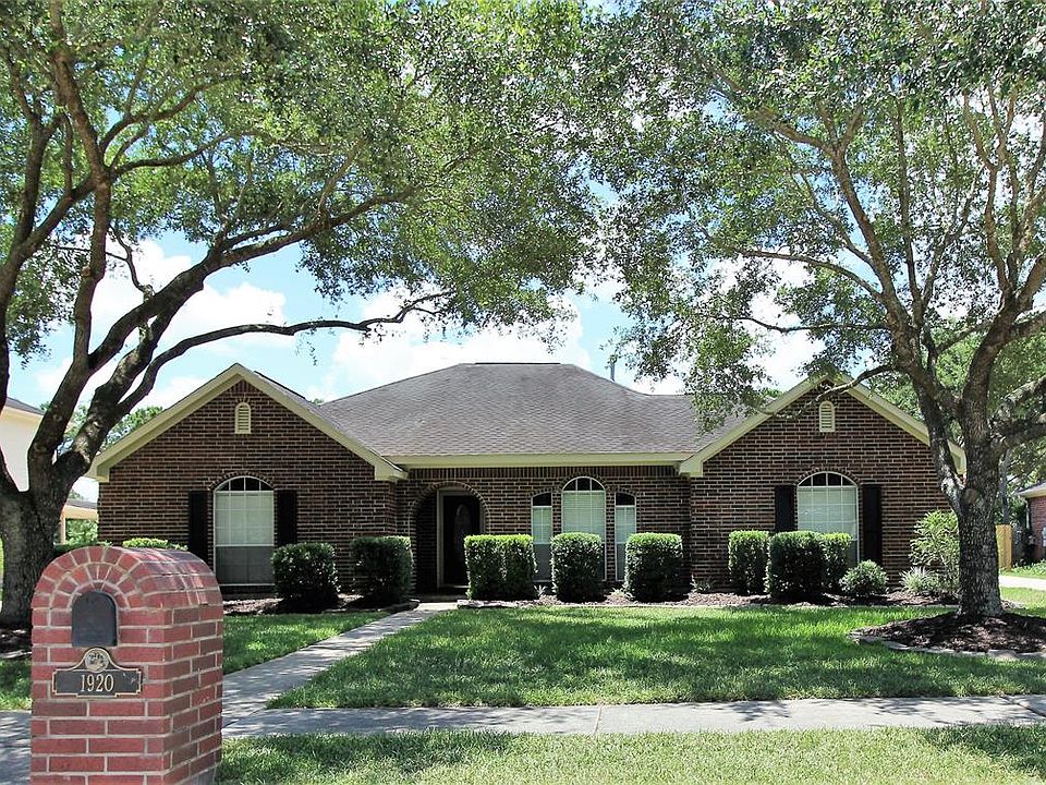 1st image of 1920 Willow Lake Dr