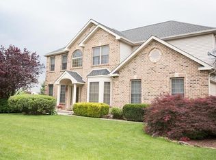 377 Sawgrass Dr, Allentown, PA 18104