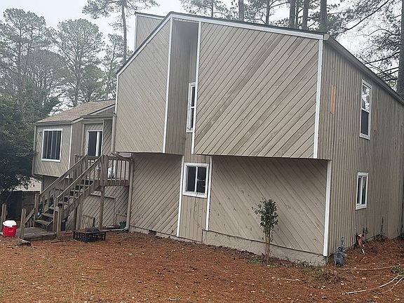 5th image of 3920 Fairington Dr