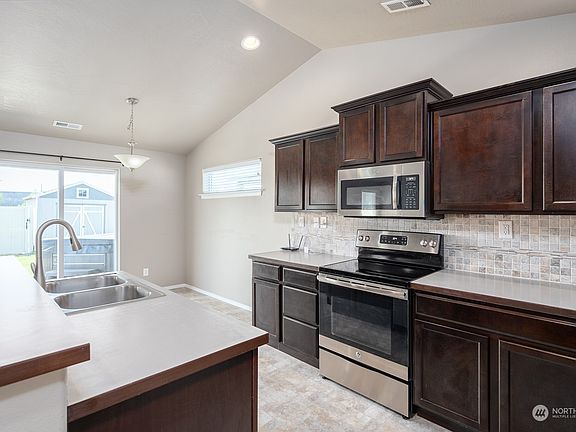 4th image of 626 S Lakeland Drive