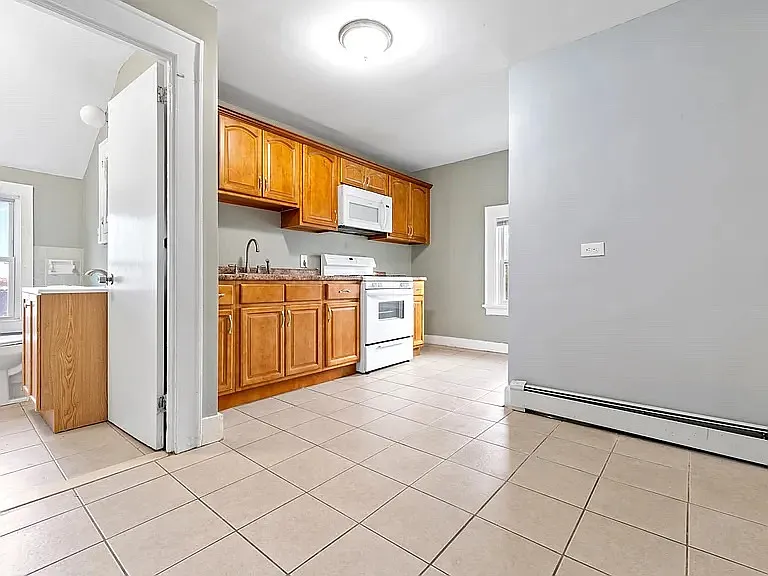 32 Llewellyn Ave #3 — Photo 9