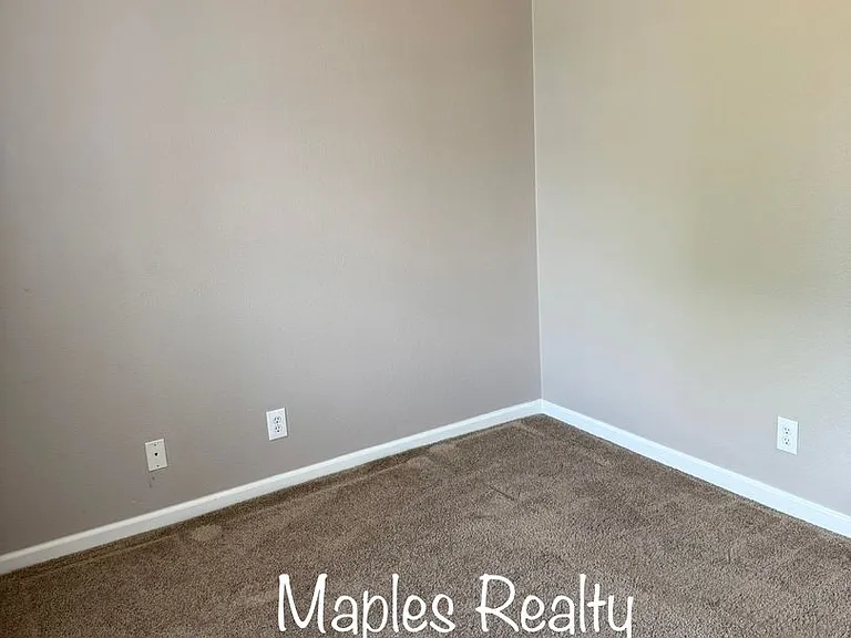 521 Van Buren Rd — Photo 12