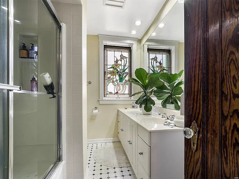7256 Pershing Ave #A — Photo 15