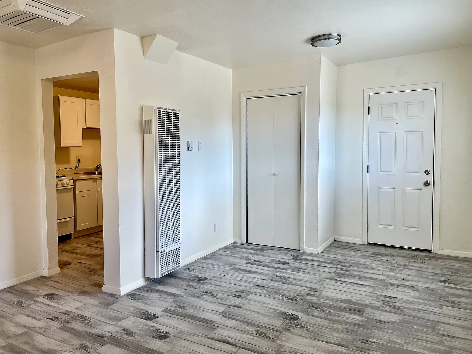 4301 Mesa Grande SE - A — Photo 2