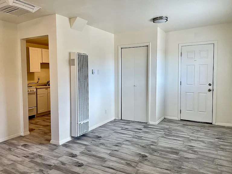 4301 Mesa Grande SE - A — Photo 2