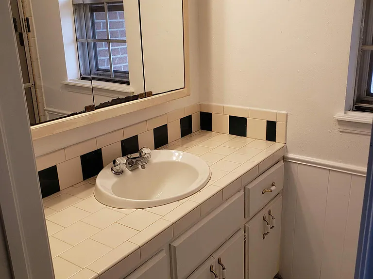 1932 Elmhurst Dr — Photo 11