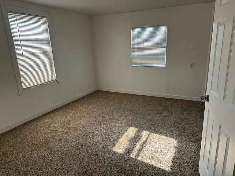 3008 Colgate St — Photo 5