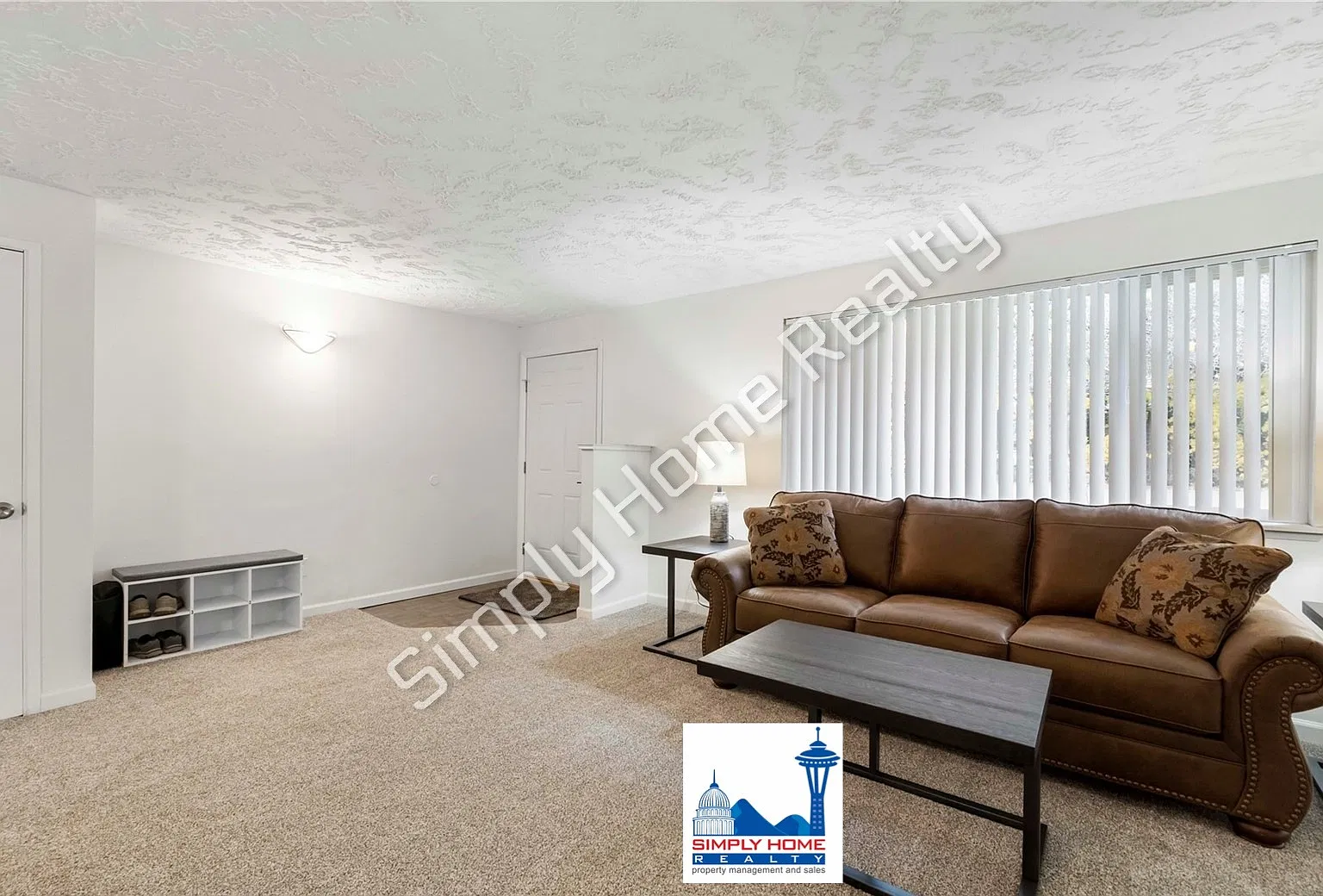 Remodeled Duplex with Spacious Backyard — Photo 3