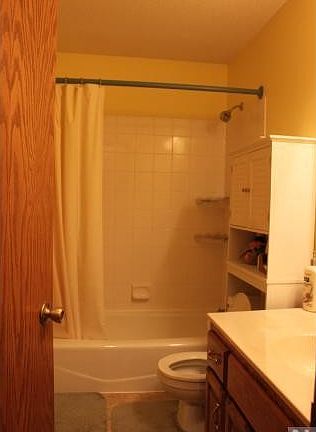 4th image of 4709 92nd Cres N