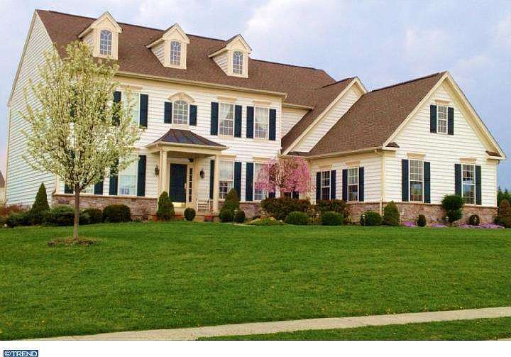 1st image of 215 Sammons Pond Dr