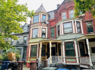584 Kossuth St, Bridgeport, CT 06608