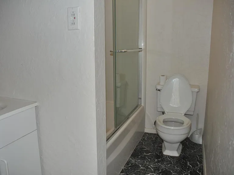 3911 S Pine St — Photo 20