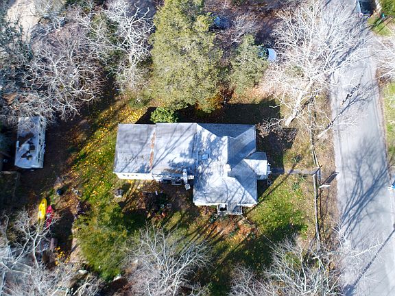 3rd image of 55 Bay Ave